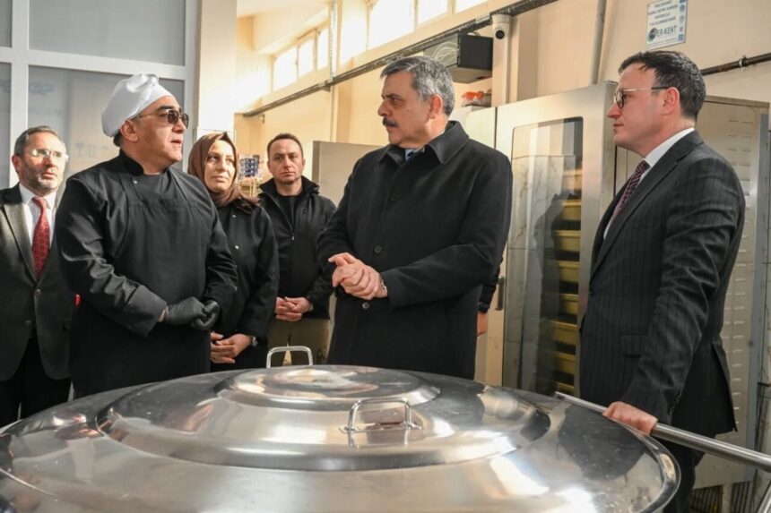 Yakutiye Kaymakamlığı, 2025’te kamu hizmetlerini ve vatandaş memnuniyetini artırma çalışmalarına başladı. Yakutiye Kaymakamlığı, 2025’te kamu hizmetlerini ve vatandaş memnuniyetini artırma çalışmalarına başladı.