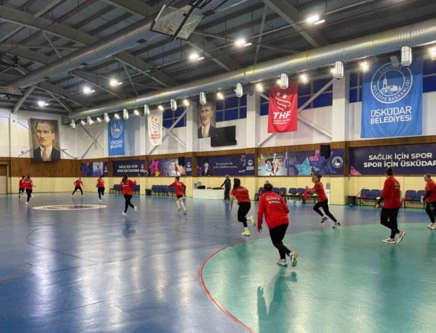 Armada Praxis Yalıkavakspor, 24 Ocak’ta Üsküdar Belediyespor ile oynayacağı maç için İstanbul’a gitti. Armada Praxis Yalıkavakspor, 24 Ocak’ta Üsküdar Belediyespor ile oynayacağı maç için İstanbul’a gitti.