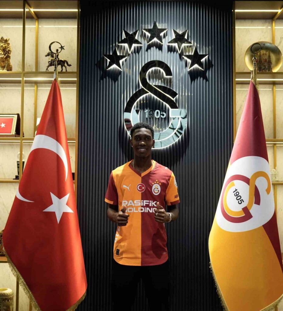Galatasaray’ın yeni transferi Yaser Asprilla, kulüp tarihindeki 9. Kolombiyalı oldu.