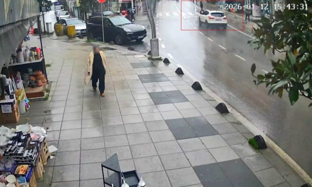 Çayırova’da Yaya Geçidinden Geçerken Otomobilin Çarptığı Kadın Hayatını Kaybetti