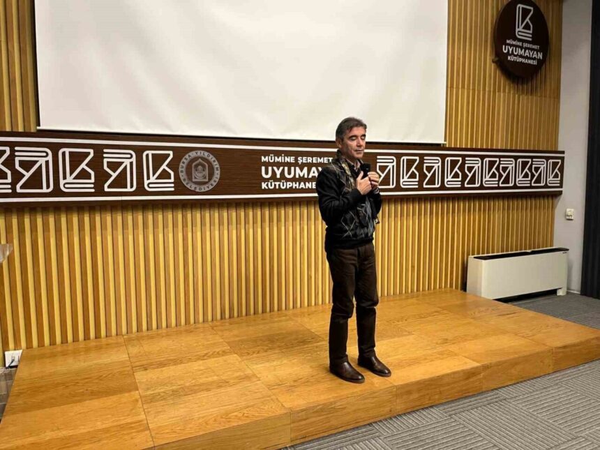 Yıldırım Belediyesi’nin düzenlediği yazı atölyesini tamamlayan katılımcılar, sertifikalarını aldı. Yıldırım Belediyesi’nin düzenlediği yazı atölyesini tamamlayan katılımcılar, sertifikalarını aldı.