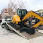 Yenipazar Belediyesi, araç filosuna eklenen 6 tonluk ekskavatörle hizmetlerini artırmayı hedefliyor.