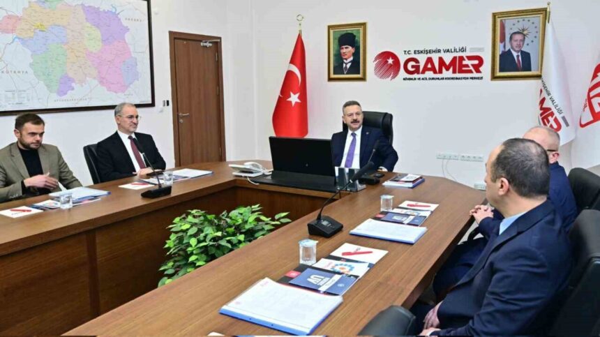 Eskişehir Valisi Hüseyin Aksoy, GAMER’i ziyaret ederek yılbaşı gecesine yönelik tedbirleri denetledi.