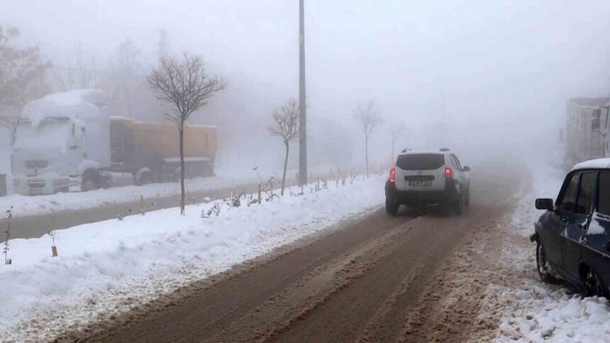 Besni’de Kar Yağışı Sonrası Yoğun Sis Hava Koşullarını Olumsuz Etkiledi