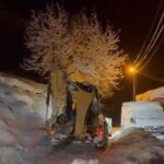 Beytüşşebap’ta kar nedeniyle kapalı olan köy yolunu ekipler açarak acil hasta taşıdı.