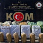 Saraykent’te bir araçtan 650 kilo tütün yakalandı.