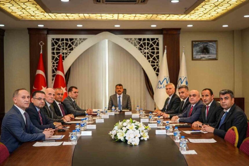 Yüksekova OSB 2026 Yılı İlk Müteşebbis Heyet Toplantısı, Hakkâri Valisi Çelik’in başkanlığında yapıldı. Yüksekova OSB 2026 Yılı İlk Müteşebbis Heyet Toplantısı, Hakkâri Valisi Çelik’in başkanlığında yapıldı.