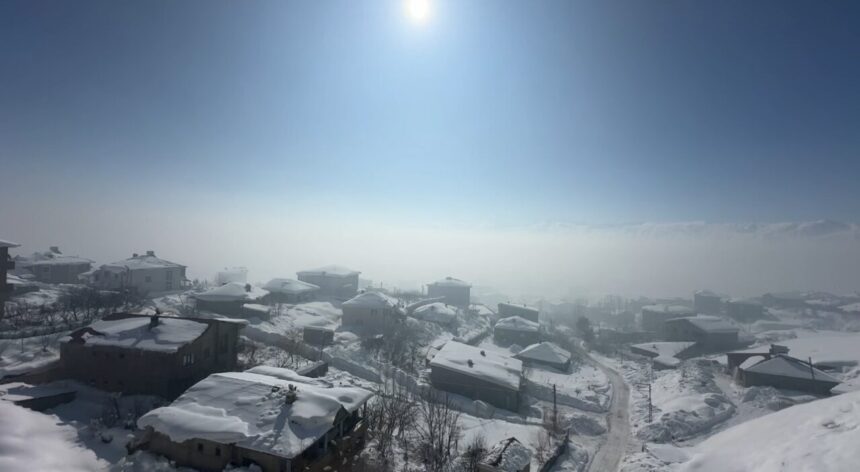 Yüksekova’da Sıcaklık Eksi 20 Dereceye Düşerken Hayat Durma Noktasına Geldi Yüksekova’da Sıcaklık Eksi 20 Dereceye Düşerken Hayat Durma Noktasına Geldi