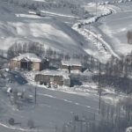 Yüksekova Tarım ve Orman Müdürlüğü, kış koşulları nedeniyle kurtların yerleşim alanlarına inme ihtimaline karşı çiftçileri uyardı.