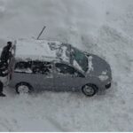 YÜKSEKOVA’DA YOĞUN KAR YAĞIŞI HAYATI OLUMSUZ ETKİLİYOR, EĞİTİME ARA VERİLDİ