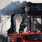 Trikala’daki bisküvi fabrikasında patlama sonrası çıkan yangında 3 kişi yaşamını yitirdi, 2 kişi kayboldu.