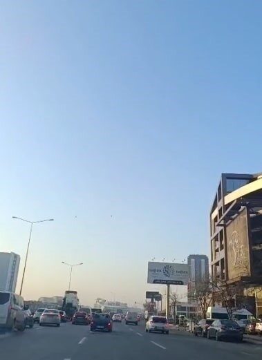 Yenimahalle’de zincirleme trafik kazası: Yaralı yok, maddi hasar var. Yenimahalle’de zincirleme trafik kazası: Yaralı yok, maddi hasar var.