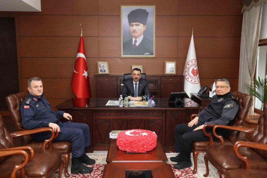 Vali Osman Hacıbektaşoğlu başkanlığında, Zonguldak’ta asayiş ve güvenlik konulu toplantı gerçekleştirildi.